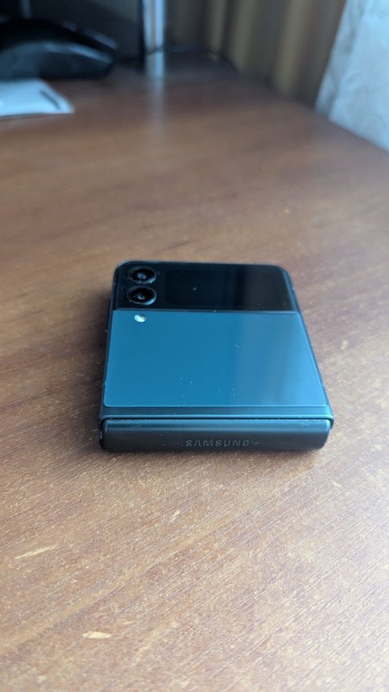 Samsung Galaxy Z flip3 5g