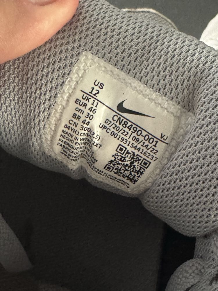 Продам кросівки Nike Air Max 90
