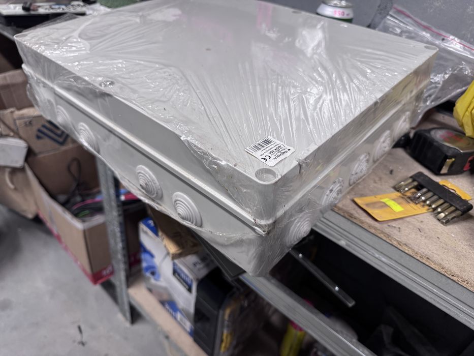 Puszka instalacyjna pawbol s-box 806 z dławikami IP65 460x380x120