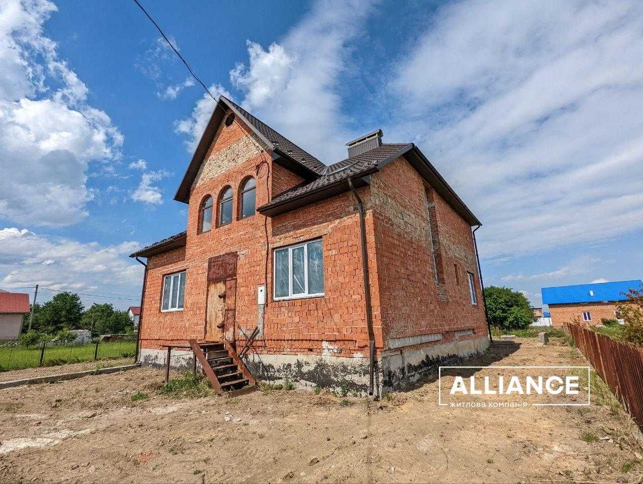 Зданий будинок 250м з великою ділянкою. 5хв до міста