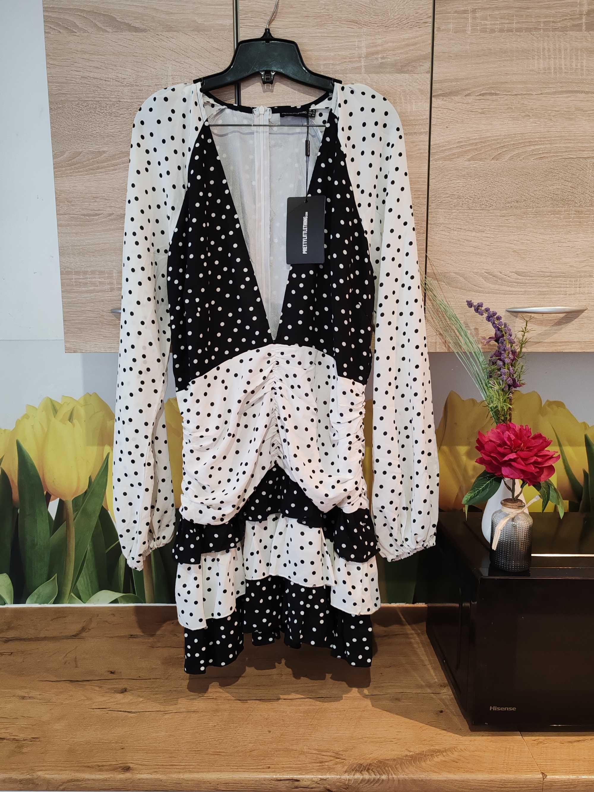 Nowa koktajlowa sukienka PrettyLittleThing 44 poliester wesele/komunia
