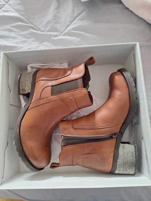 Vendo bota tamanho 35