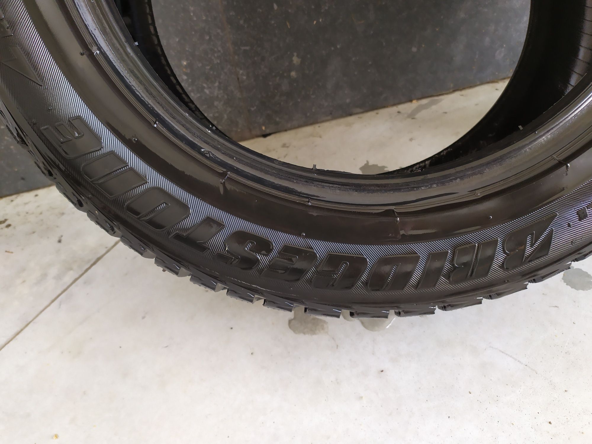 Зимняя резина шины Bridgestone Ice Cruiser 5000 215/55 R16 93T шип 2шт