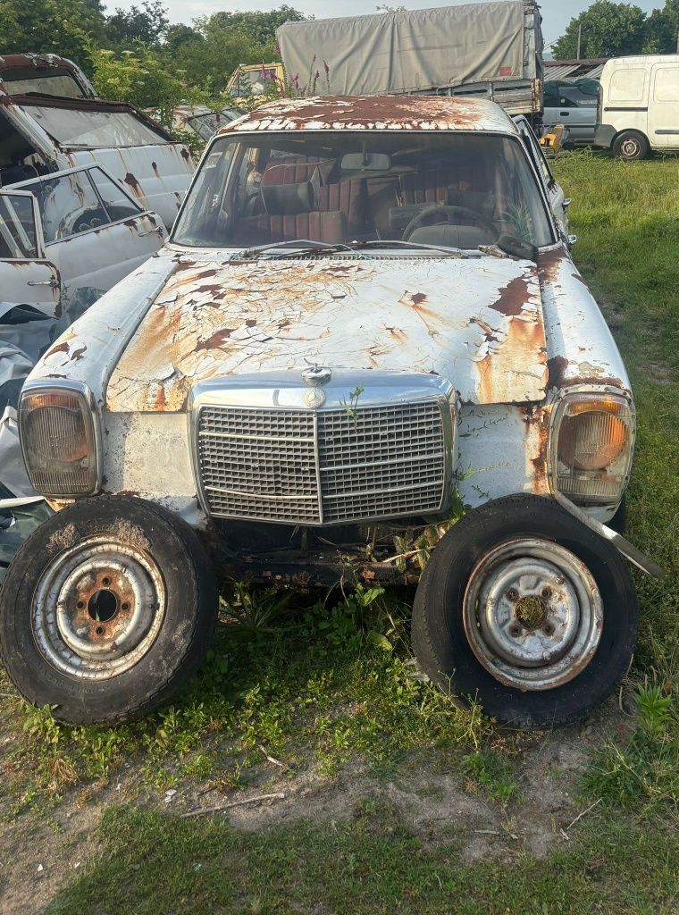 Mudelo:Mercedes 220