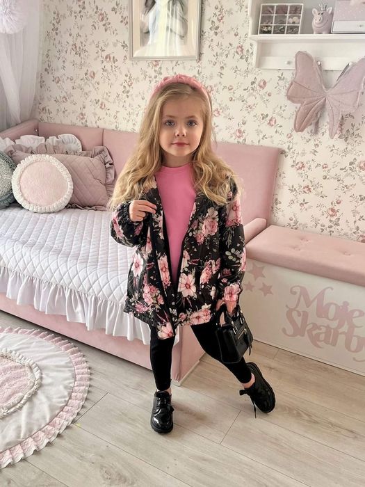 Nowa wiosenna kurteczka w rozmiarze 122