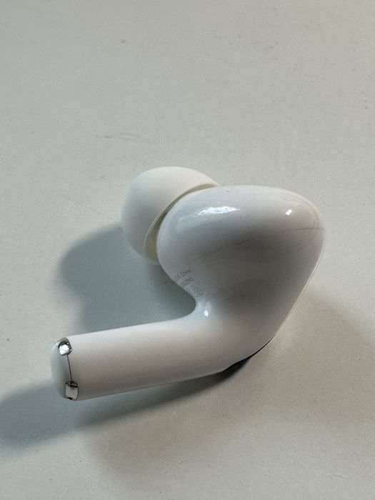 Правий навушник Airpods Pro 2 A2698 A2699 A2700