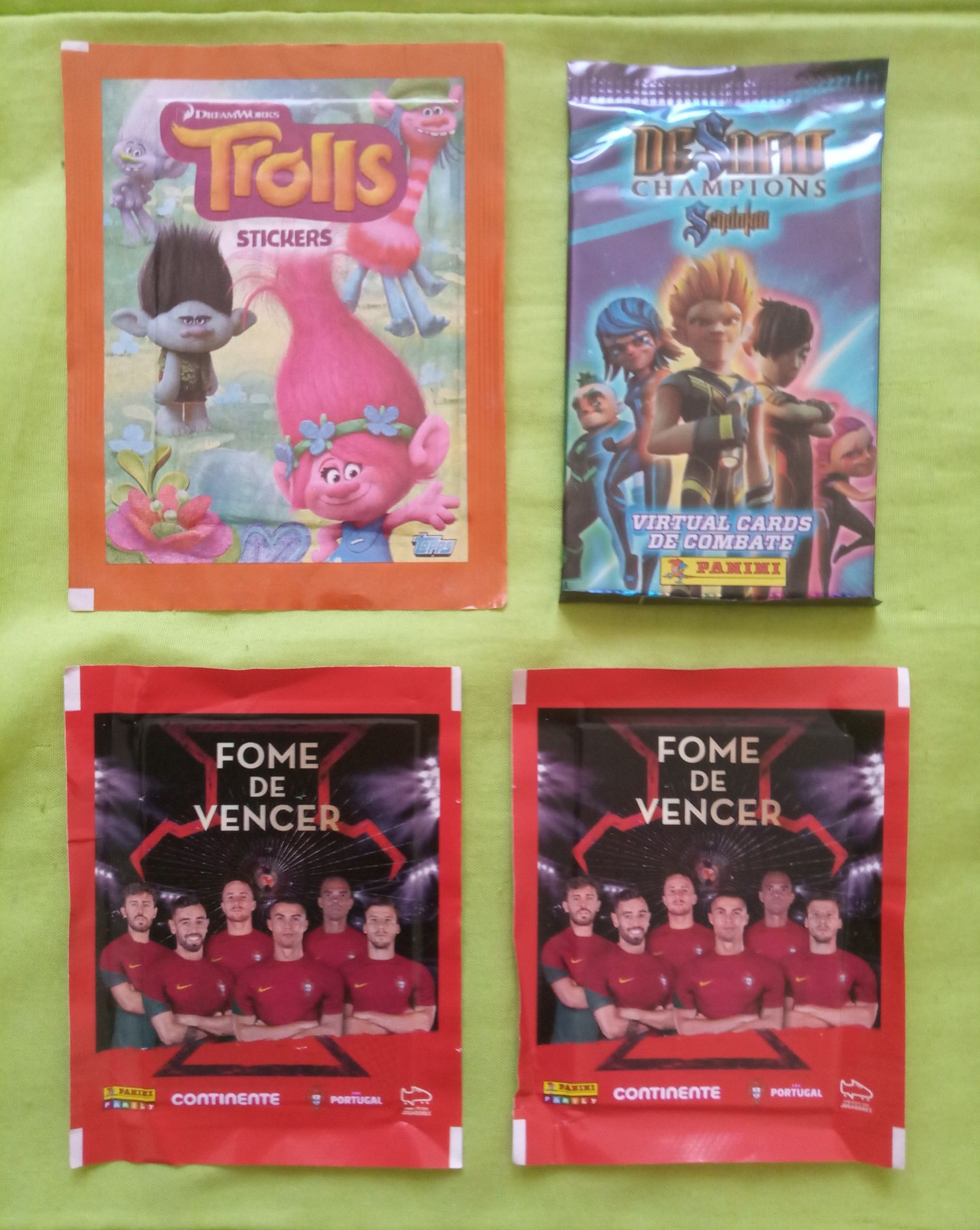 SAQUETAS de CROMOS (32) diversas