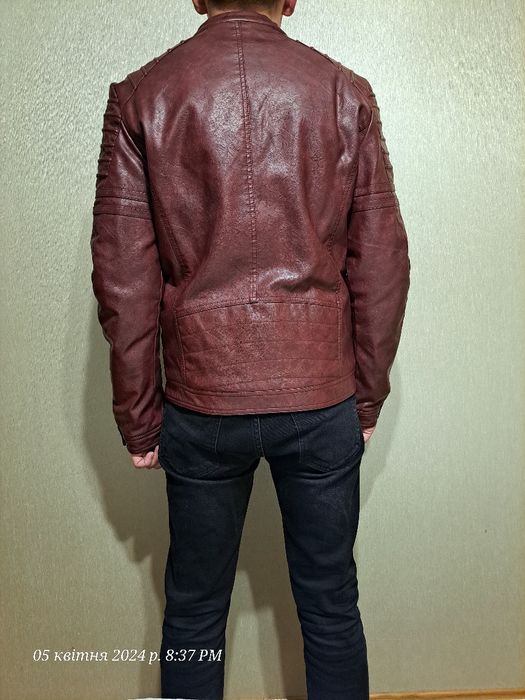 Шкіряна куртка М