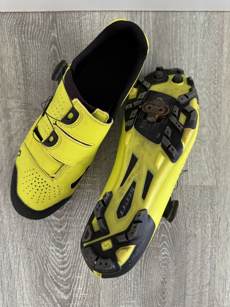 Sapatos de encaixe BTT ciclismo