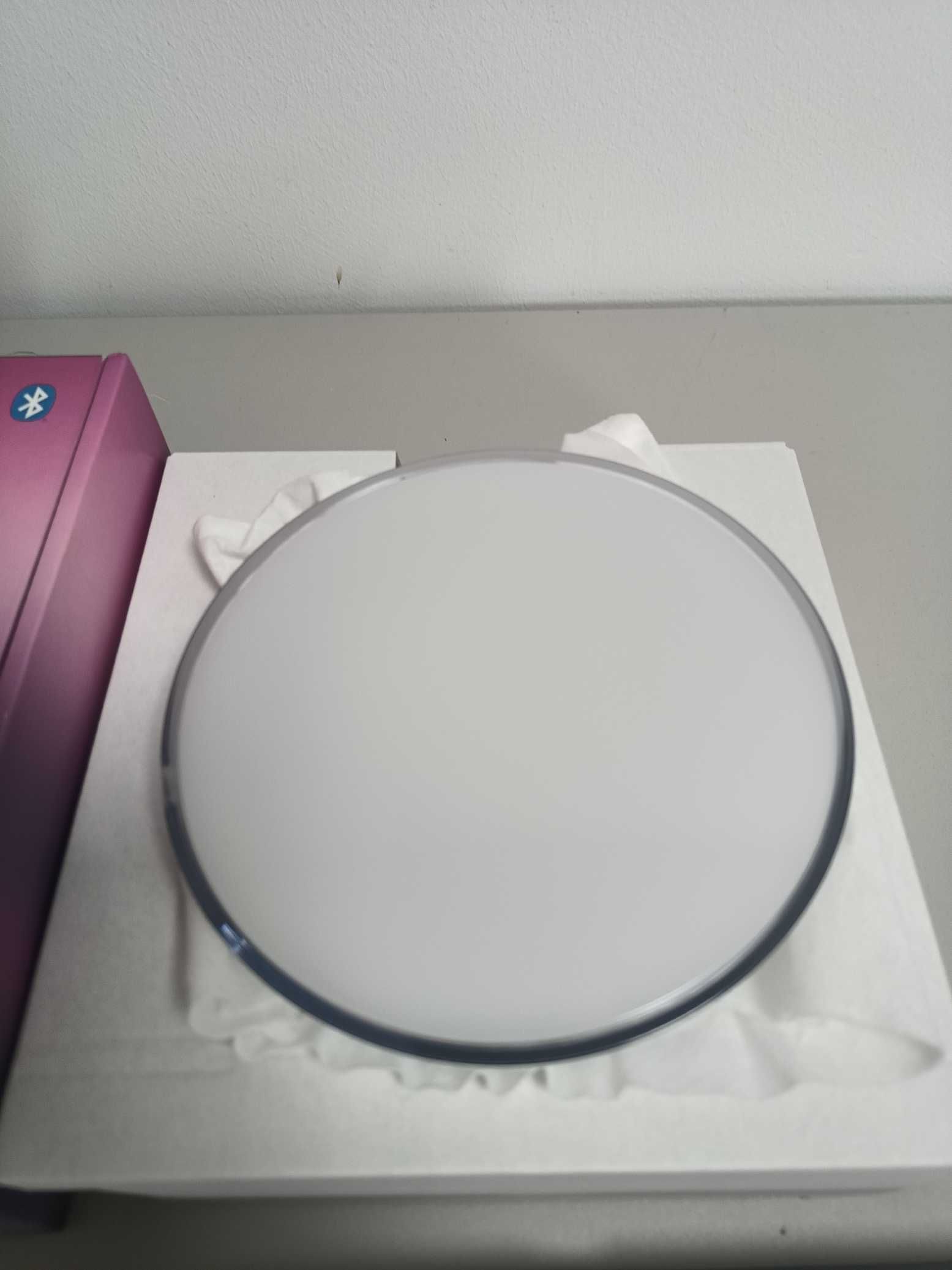 Lampa stołowa Philips Hue Go LED, Bluetooth, białym światłem i kolorem