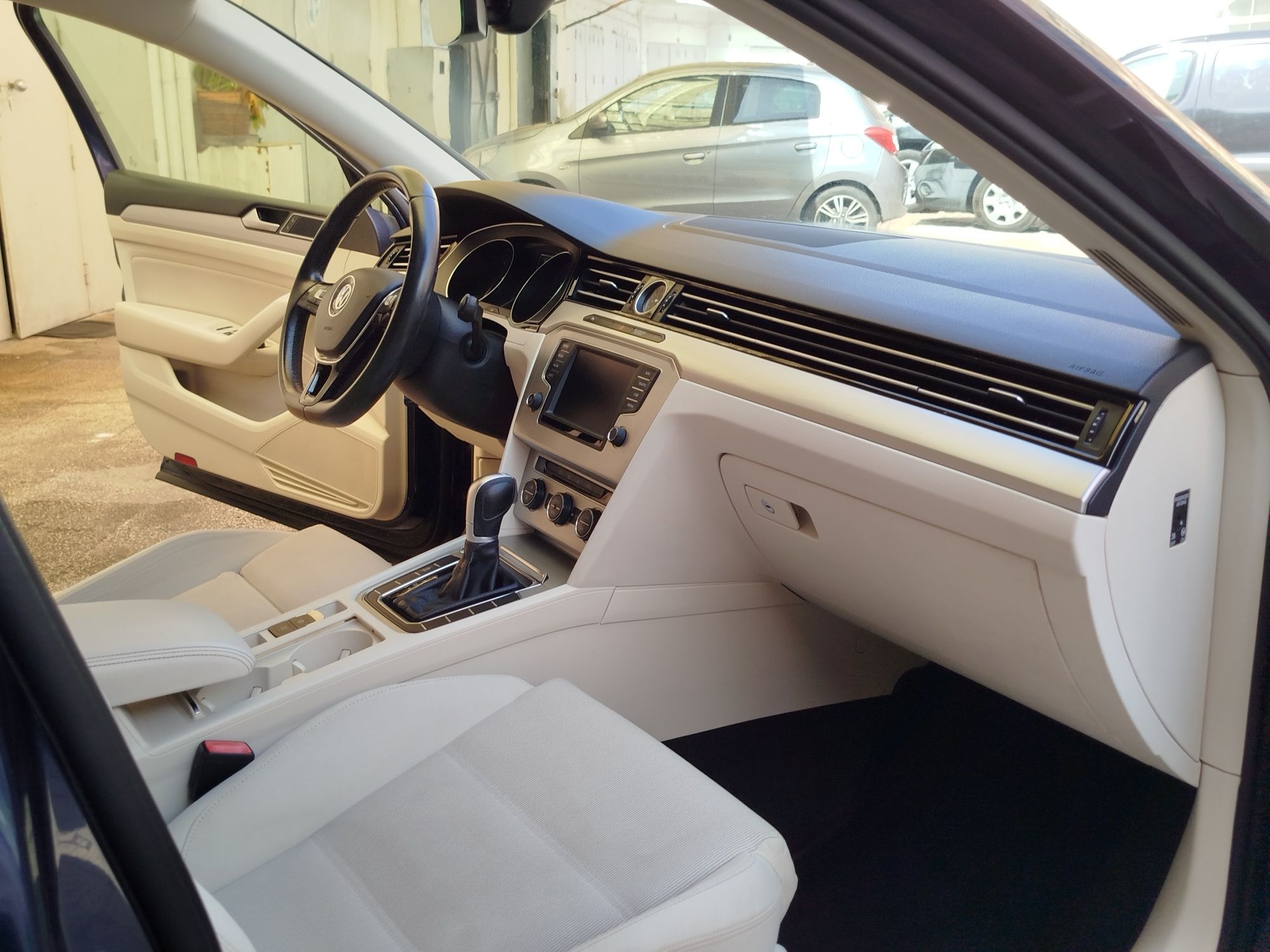 VW Passat Variant 1.6 TDi DSG Confortline