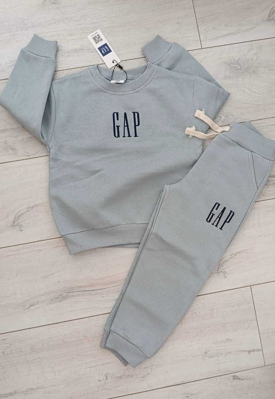 Спортивні  костюми на байці Gap  ріст від 98 до 128 см