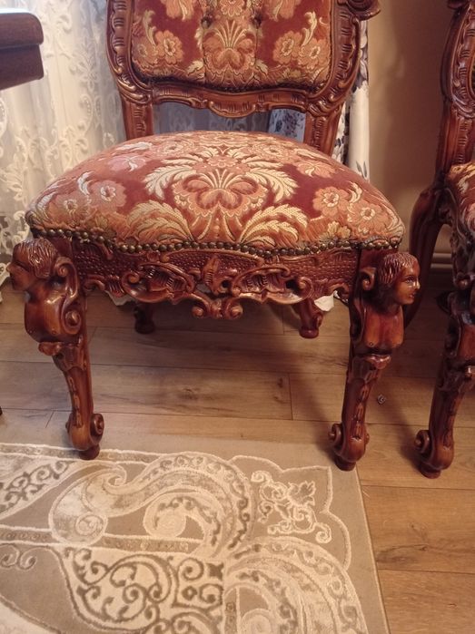 Продам 4 стулья барокко