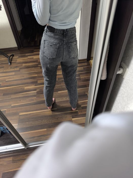 Продам сірі джинси моми жіночі