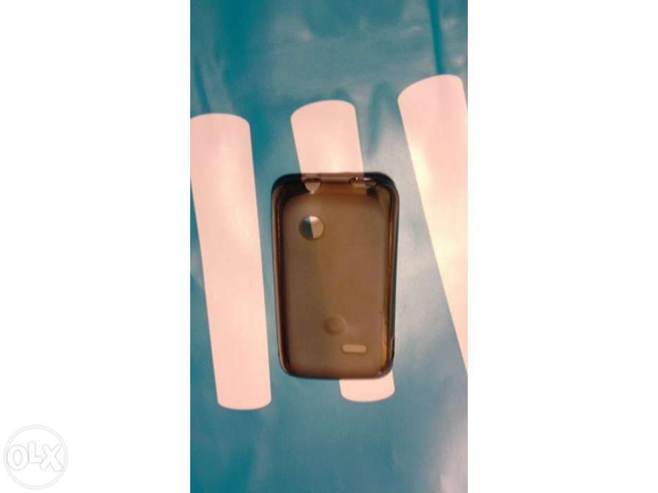 Capa sony xperia Tipo - é de borracha