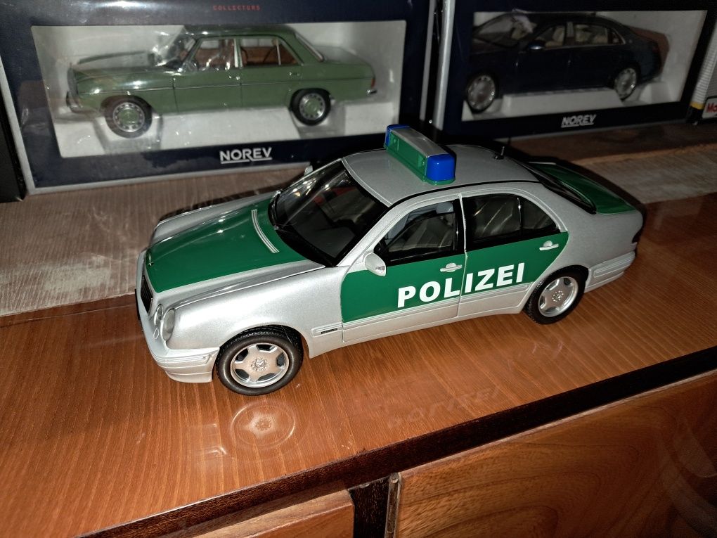 Mercedes w210  klasy  e 1:18