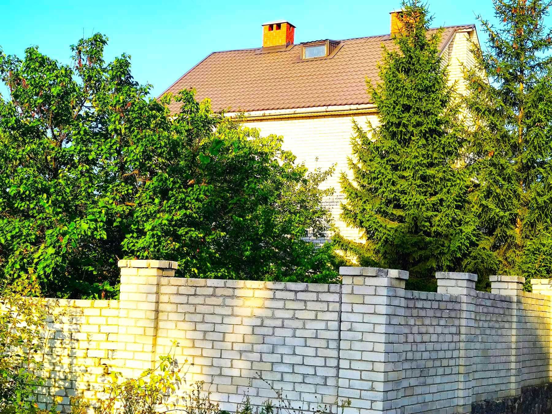 Продам дом в п. Коротич в 10 км. от метро Холодная Гора