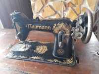 Máquina de costura antiga Maumann com tampa