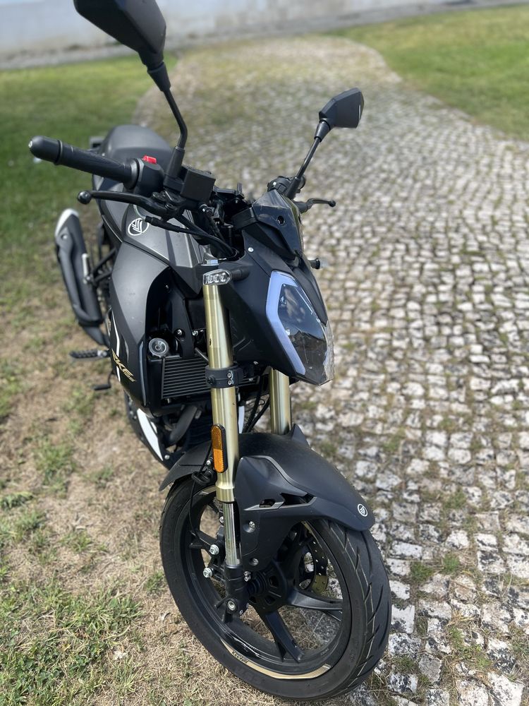 Moto Keeway RKF ano 2024