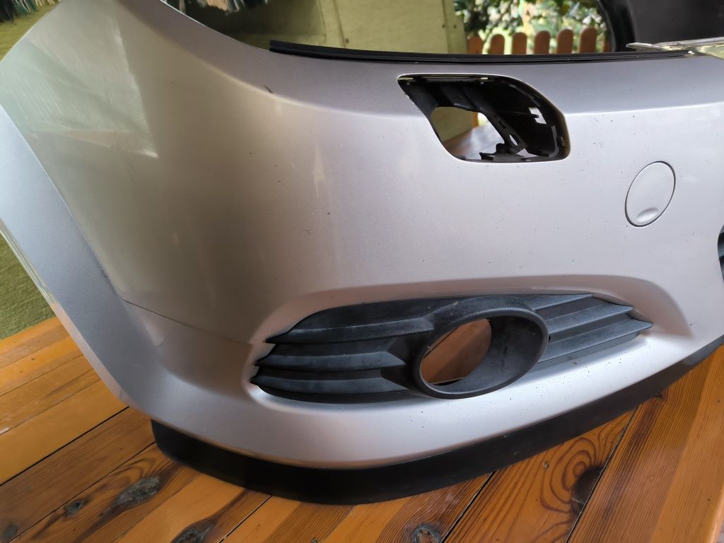 Zderzak przód Opel Astra H