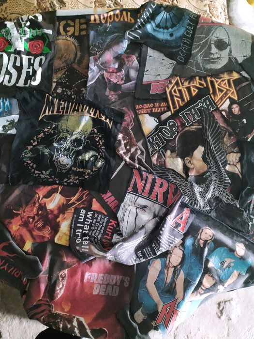 Вирізки з футболок рок