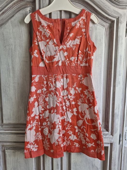 Sukienka lososiowa w kwiaty Orsay