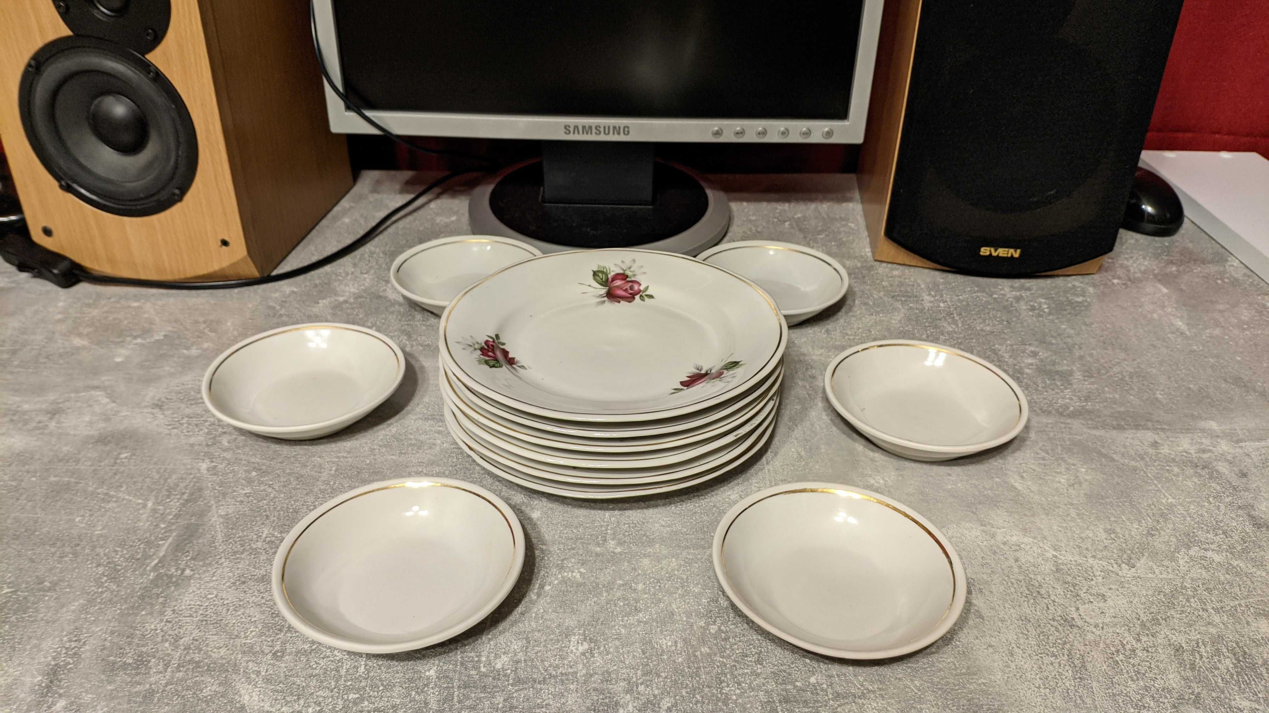 Набір тарілок / Набор тарелок