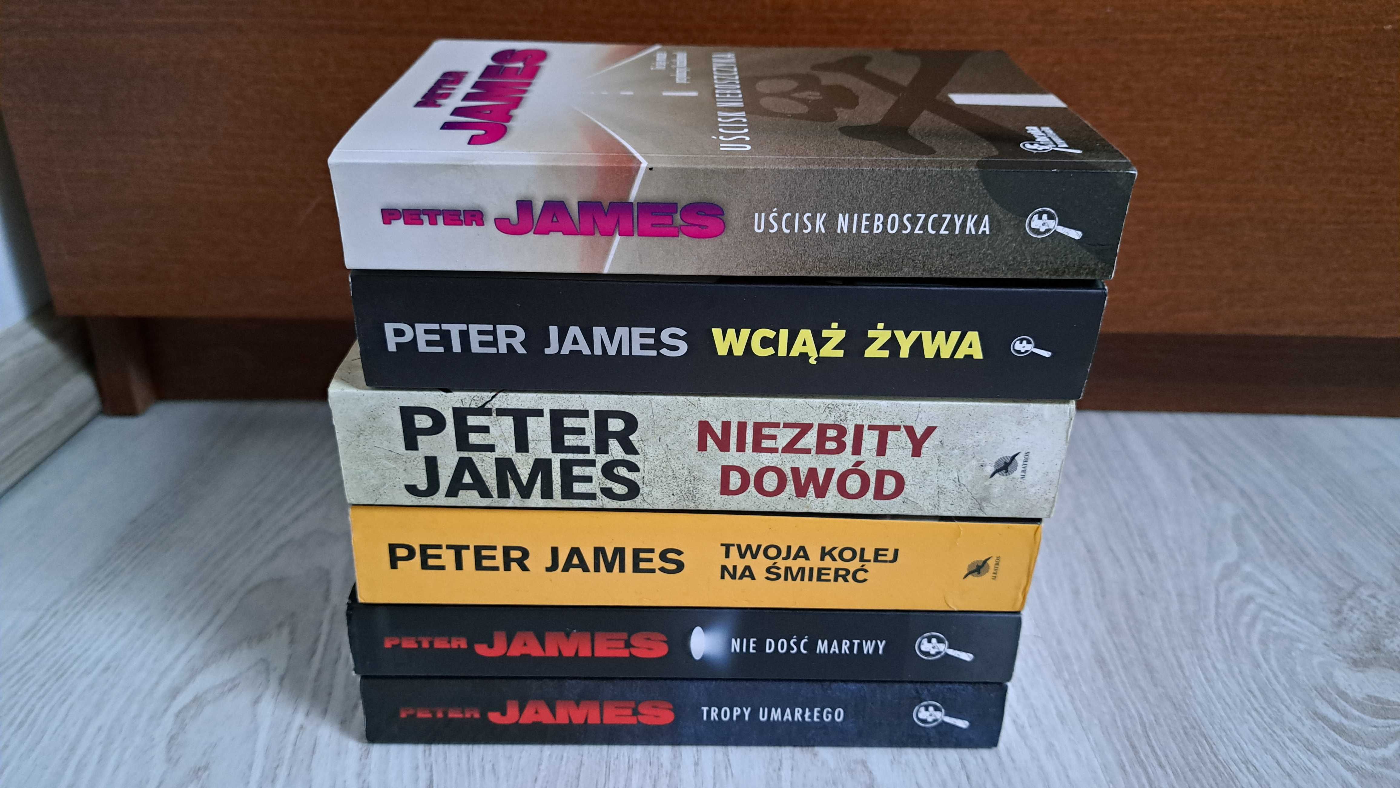 Peter James Wciąż żywa Nie dość martwy Niezbity Uścisk nieboszczyka