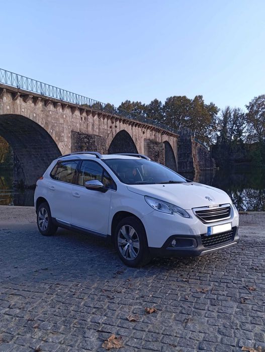 Peugeot 2008 1.2 ALLURE