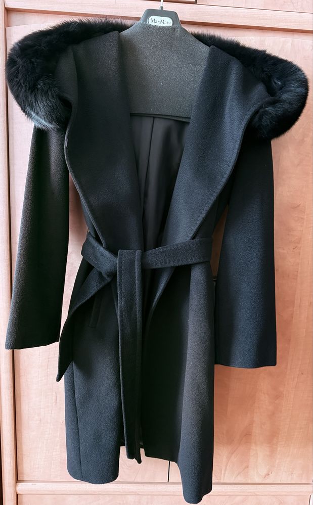 Пальто Max Mara .Оригінал . Розмір М ( IT 42 )