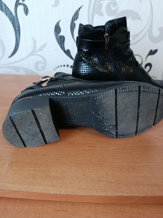 Жіночі сапожки шкіра