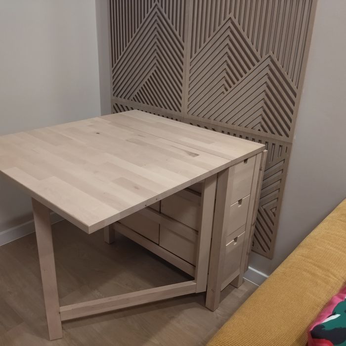 Stół IKEA Nroden z opuszczonym blatem