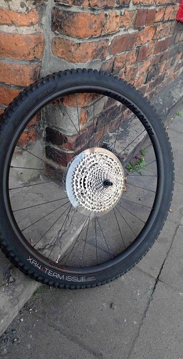 Koła karbonowe z roweru elektrycznego