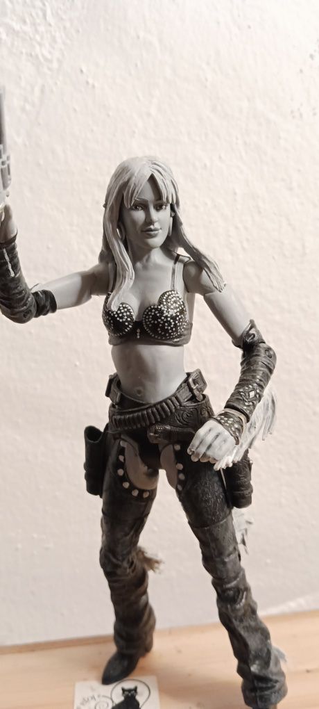 Figura Nancy SinCity Neca.