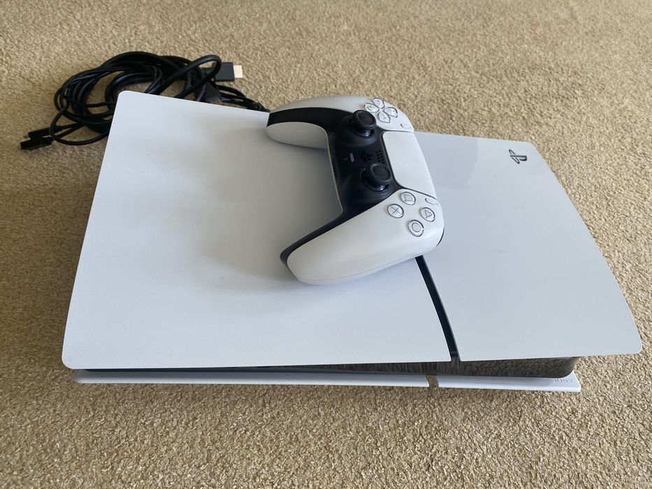 Sony Play Station 5 CFI-2000 com 848Gb