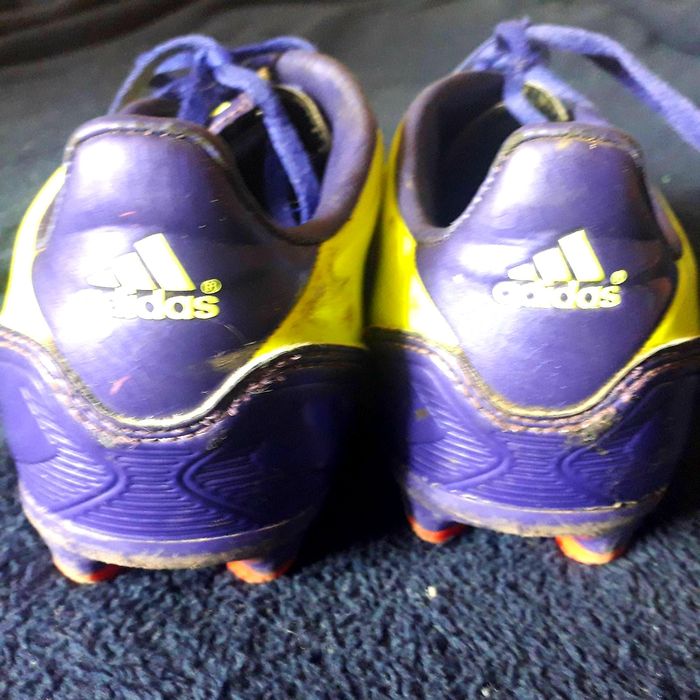 Футбольні бутси adidas