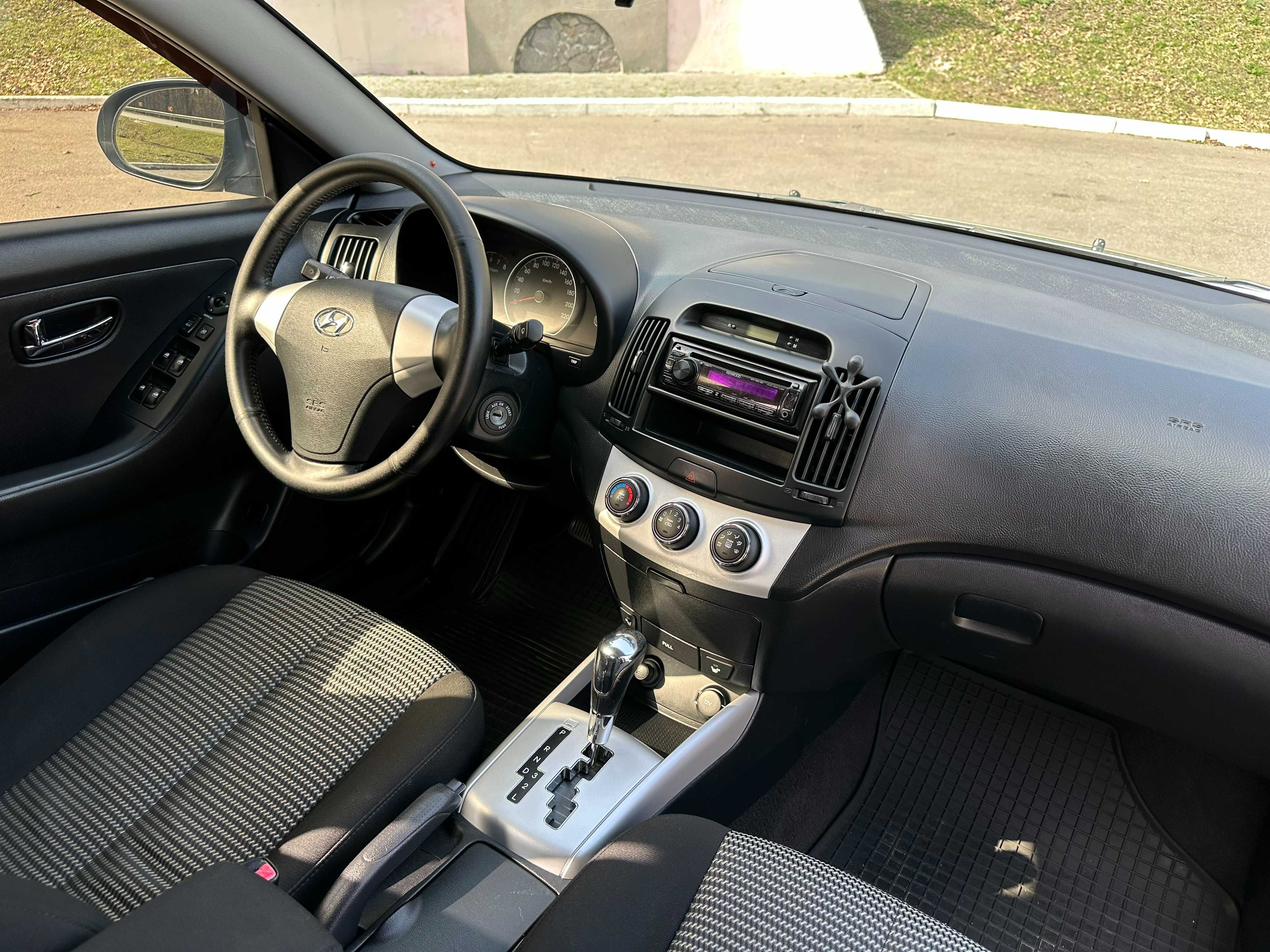 Hyundai Elantra 2010р