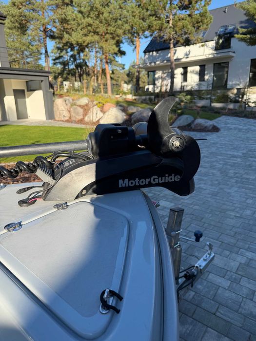 Łódź wędkarska RIVERFOX 420C + YAMAHA 40+dziobowy - komplet