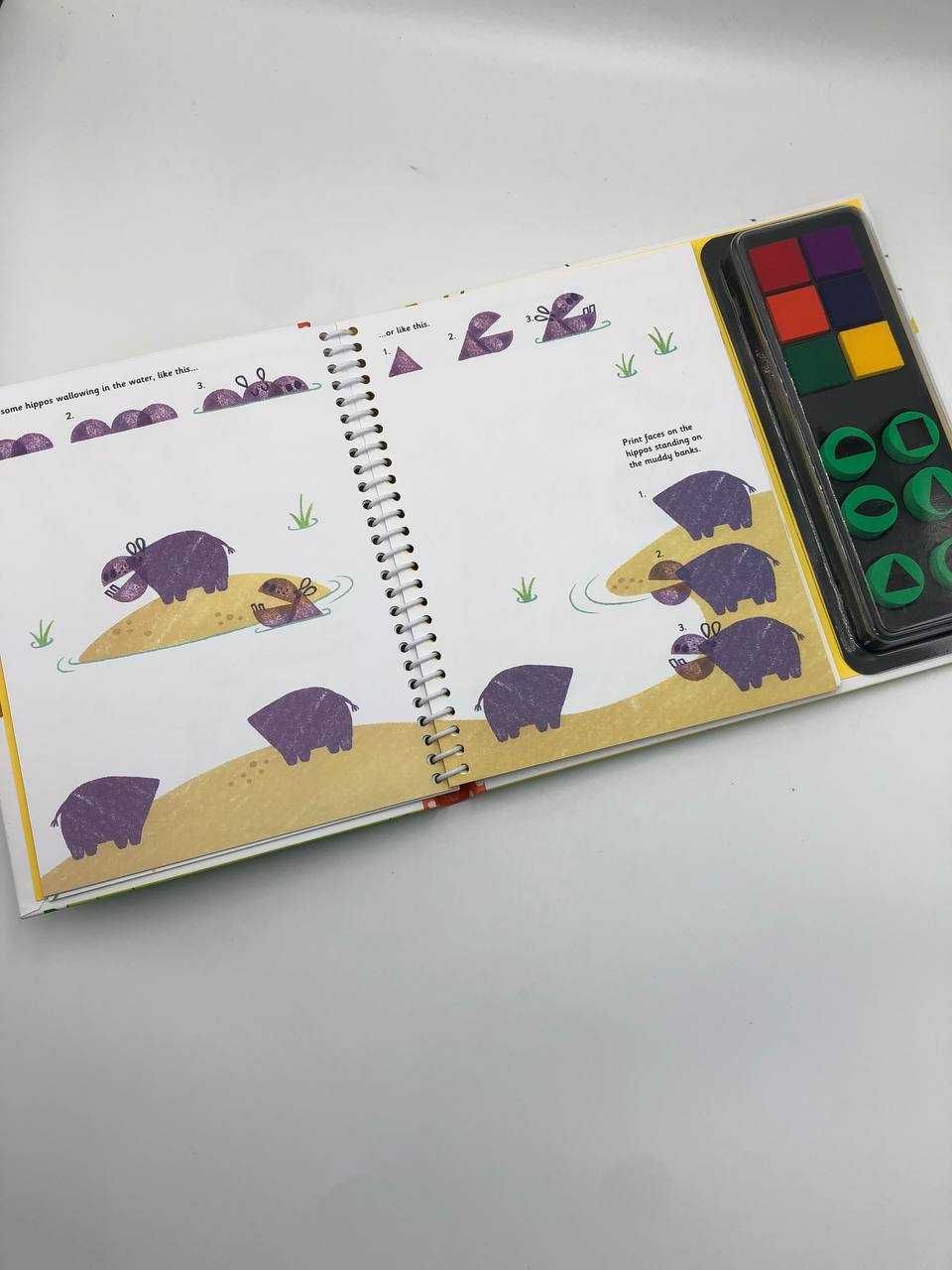 Книги Usborne (англ.):  Fingerprint Activities/Пальчикові розмальовки