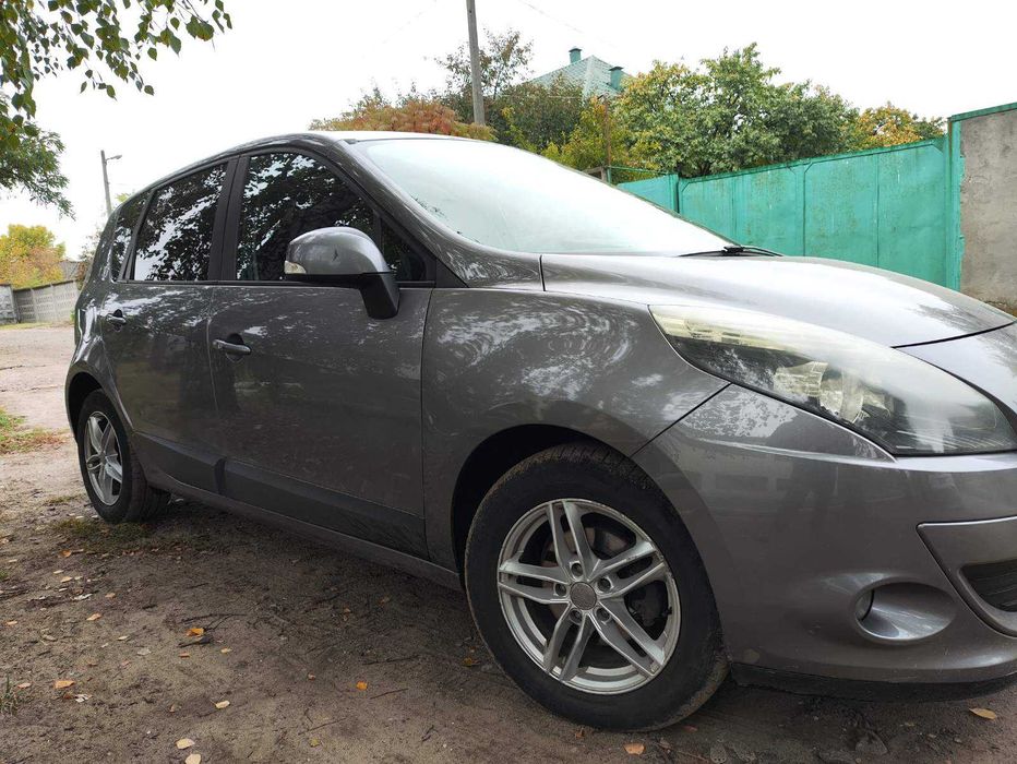 Renault Megane Scenic 2010 (Рено сценік 2010)