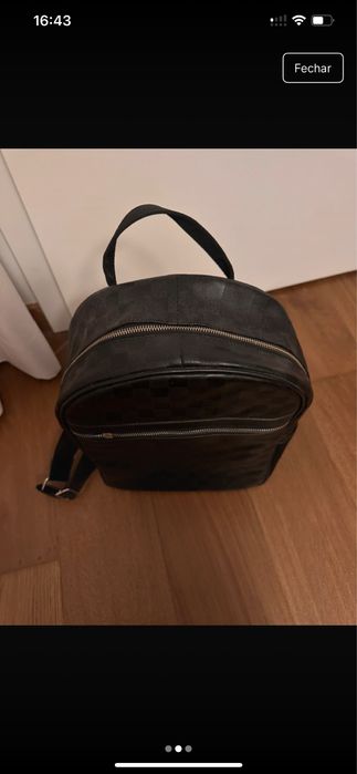 Mochila LV (Louis Vuitton) Preta