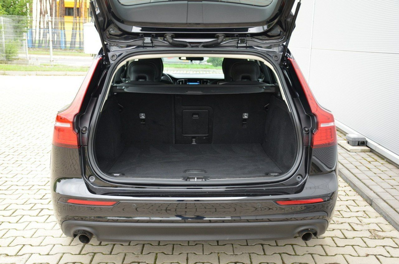 Volvo V60 Czarne Opłacone 2.0B3 Mild Hybrid Serwis As.pasa Czytanie znaków