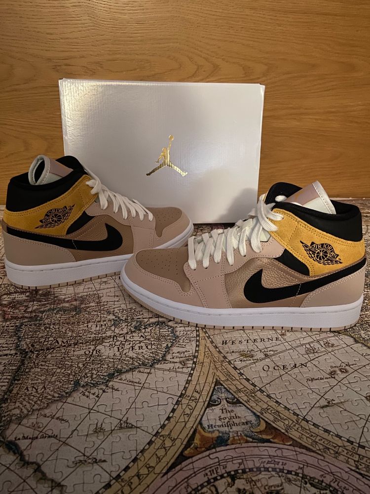 Jordan 1 Mid Se Particle Beige (W)