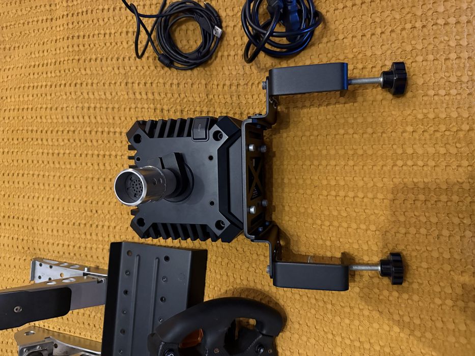 Fanatec CSL DD | Mclaren v2 | CSL Pedals | Boost Kit
