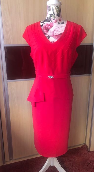 Sukienka malinowa marki iwwi