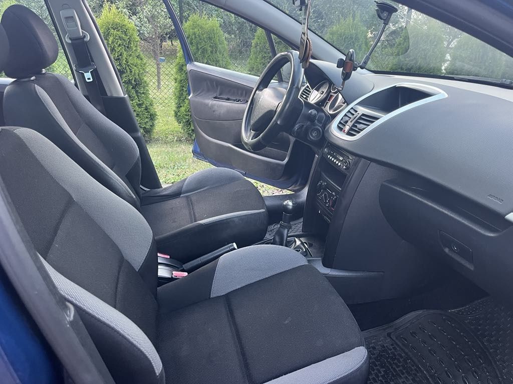Sprzedam auto peugeot 207