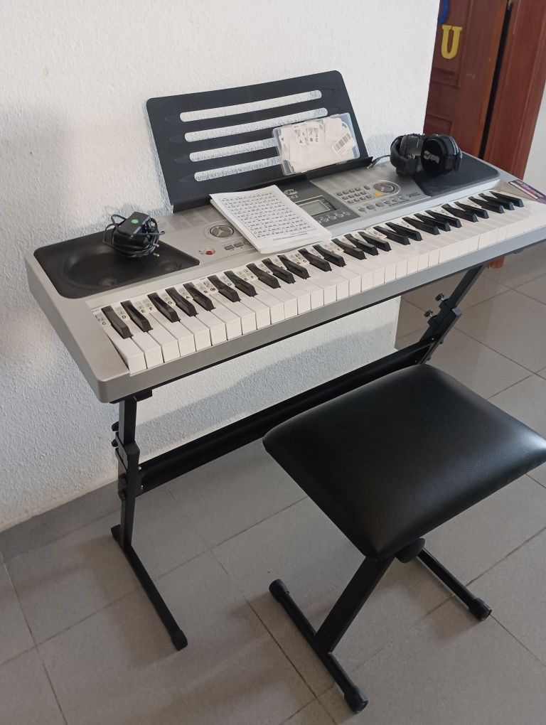 Piano multifunções