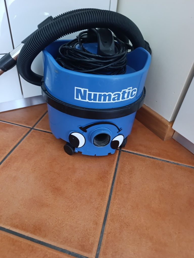 Aspirador numatic