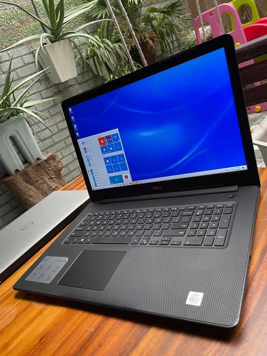 Dell Octacore 17.3" i7/8GB/1TB_Nvme como novo