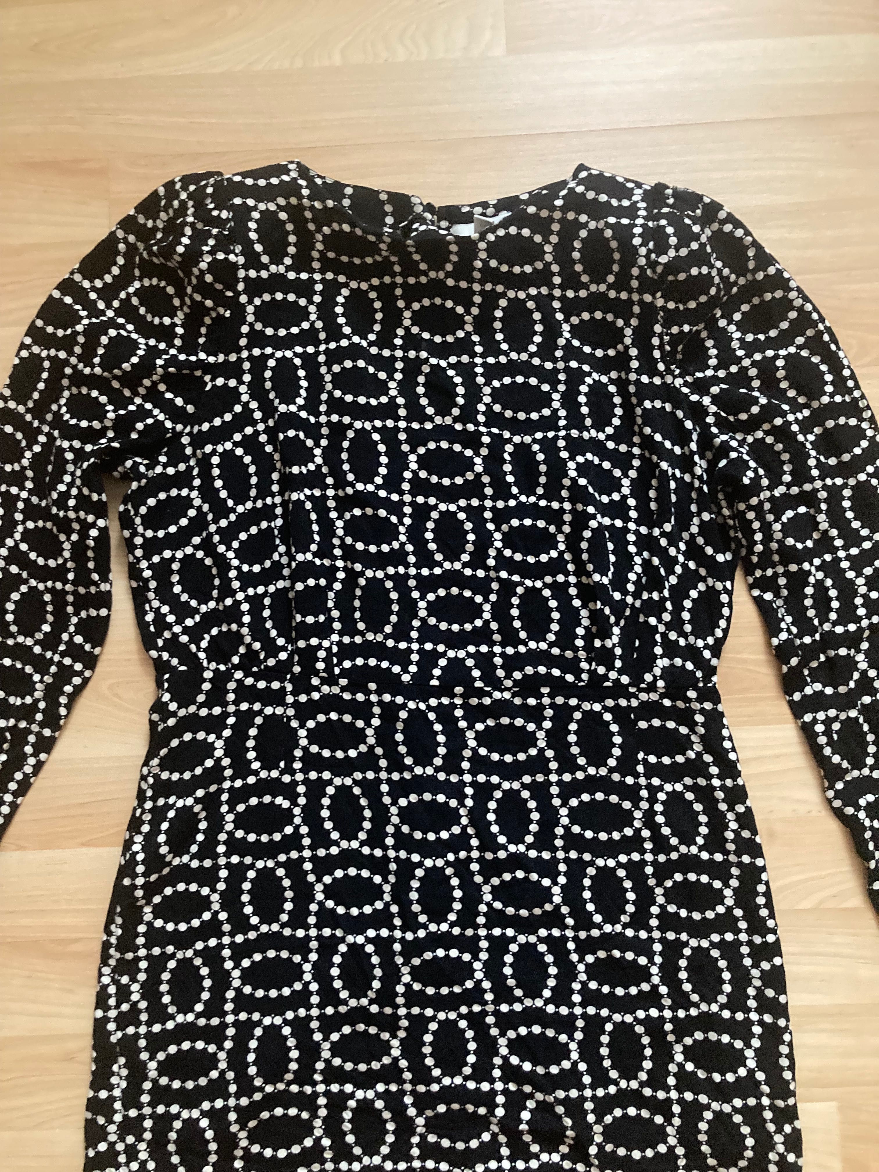 Sukienka mini z odkrytymi plecami i poduszkami H&M roz. M